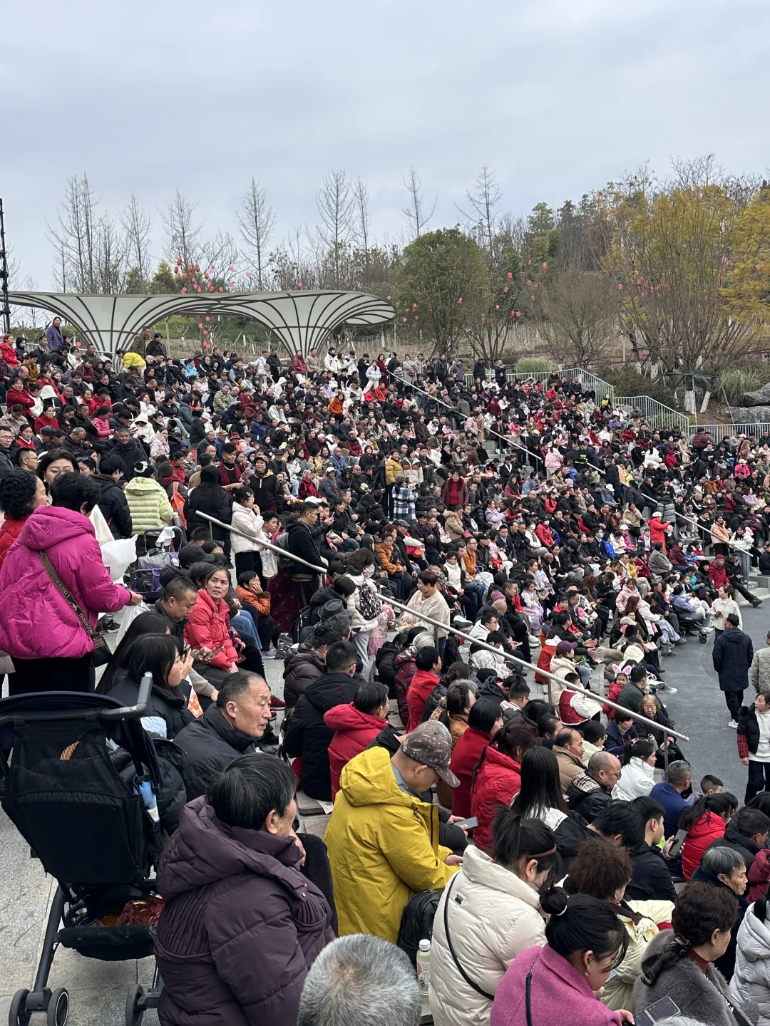 简阳世博会！感觉有一亿人……太夸张了！！！