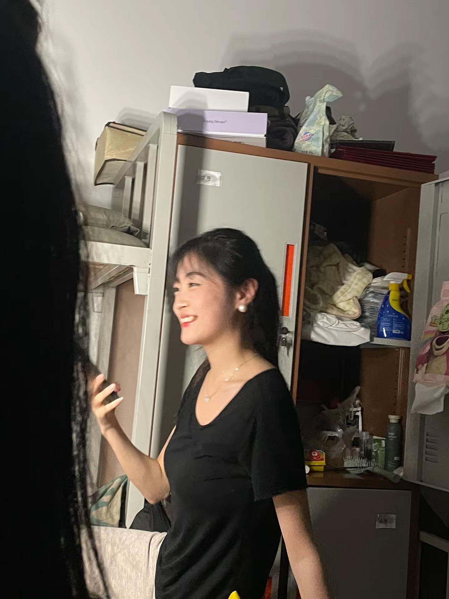 我的性格十分恶劣  但胜在脸实在乖.