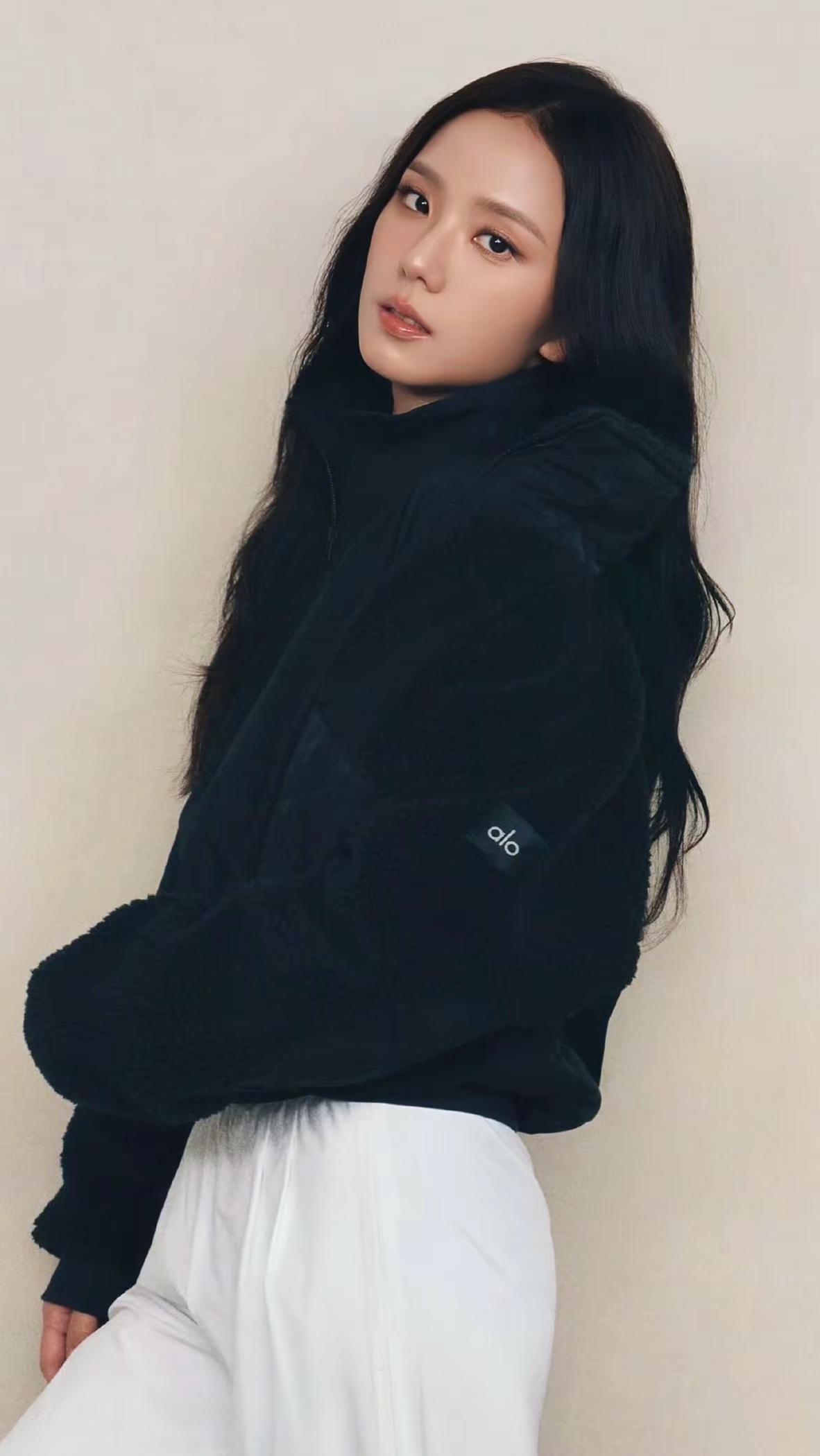 alo ins更新智秀相关。欧尼时尚表现力满分金智秀 金智秀jisoo jisoo