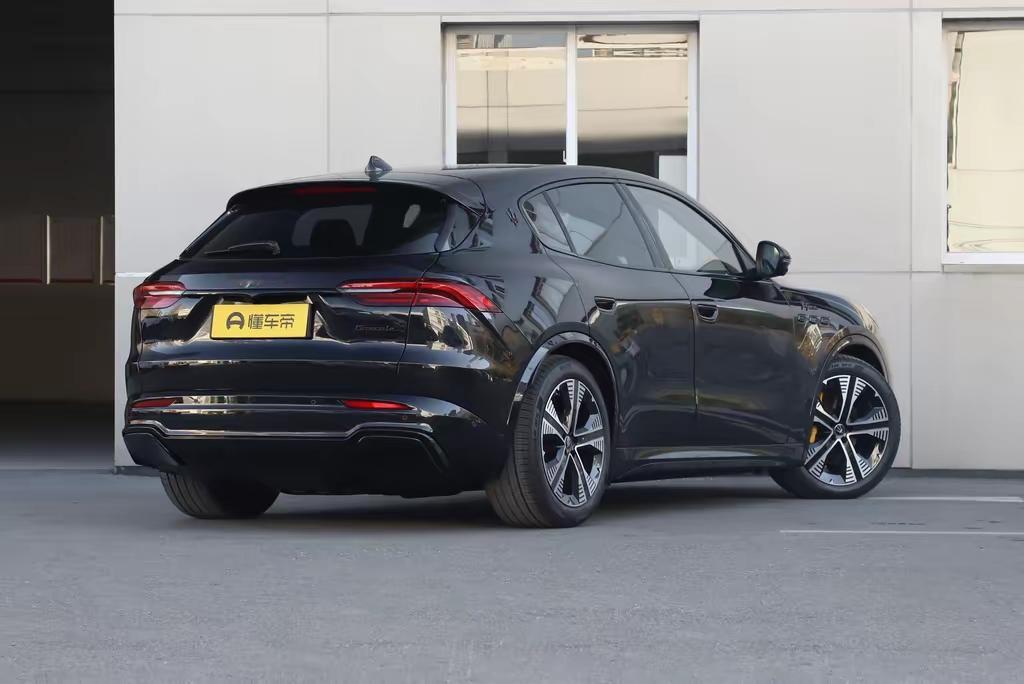 刚刷到懂车帝的快讯，说2027年国标新规落地后，全隐藏式门把手要被明确...