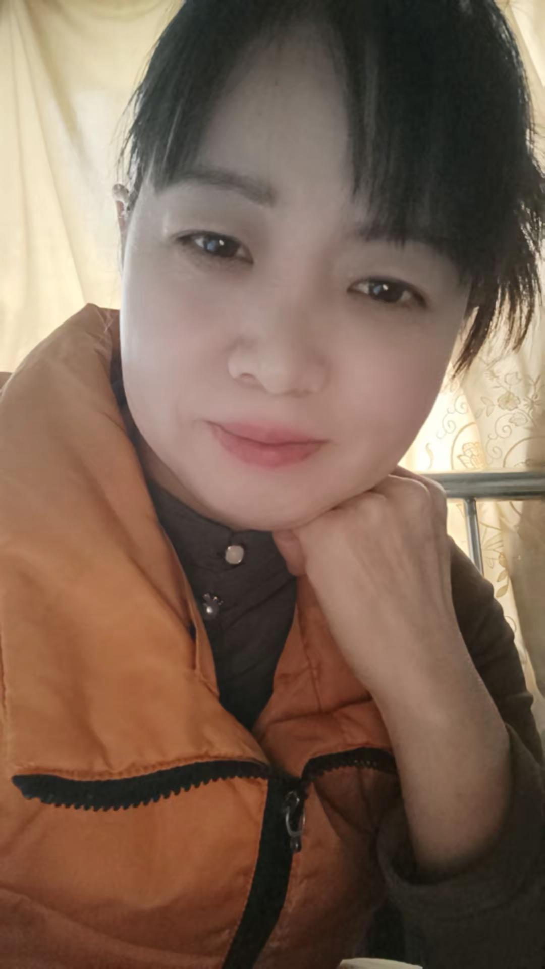 每天都活在美颜里 大胆的来个素颜  还有没有叫美女的