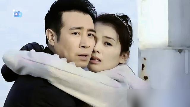 于和伟拍吻戏，被刘涛当场嫌弃：“你嘴里什么味儿啊？”
2014年拍《下一站婚姻》，两人有场吻戏。于和伟刚抽完烟就上阵，刘涛直接扭头，表情痛苦，现场全笑了。
于和伟也不恼，笑着回：“哥这烟瘾，耽误艺术了。”说完转身去漱口，连漱三遍，还嚼了块口香糖。
重拍一条过。刘涛后来采访说，于老师特别较真，从