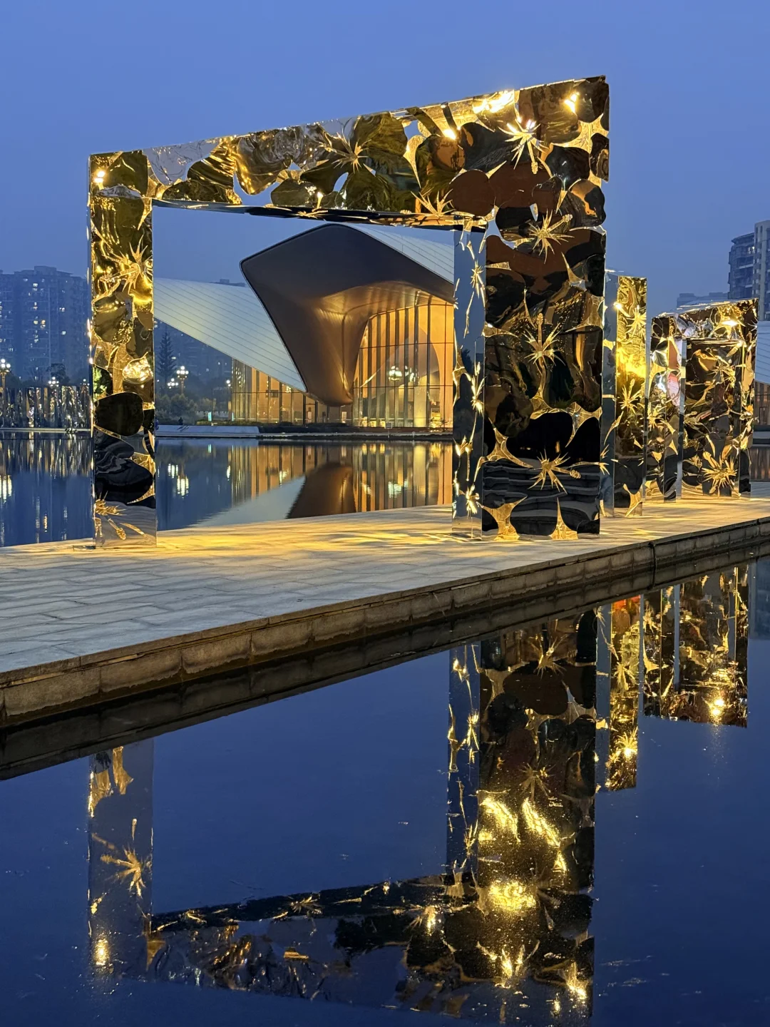 成都年末0r💰看展！！太太太震撼了……