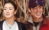 29岁的巩俐哭着问向太：“他到现在还不肯跟我求婚，我们是不是就完了？”
八年感情，她等一个名分。张艺谋的答案始终是：结婚不就是一张纸吗。
他不是不爱。分手后他在日本做后期，打电话给向太哭了一整晚，那么硬的一个人，哭到向太夫妻连夜飞过去陪他。
可他宁愿哭，也不肯松口娶她。
有人说他怕婚姻，第一段离婚官
