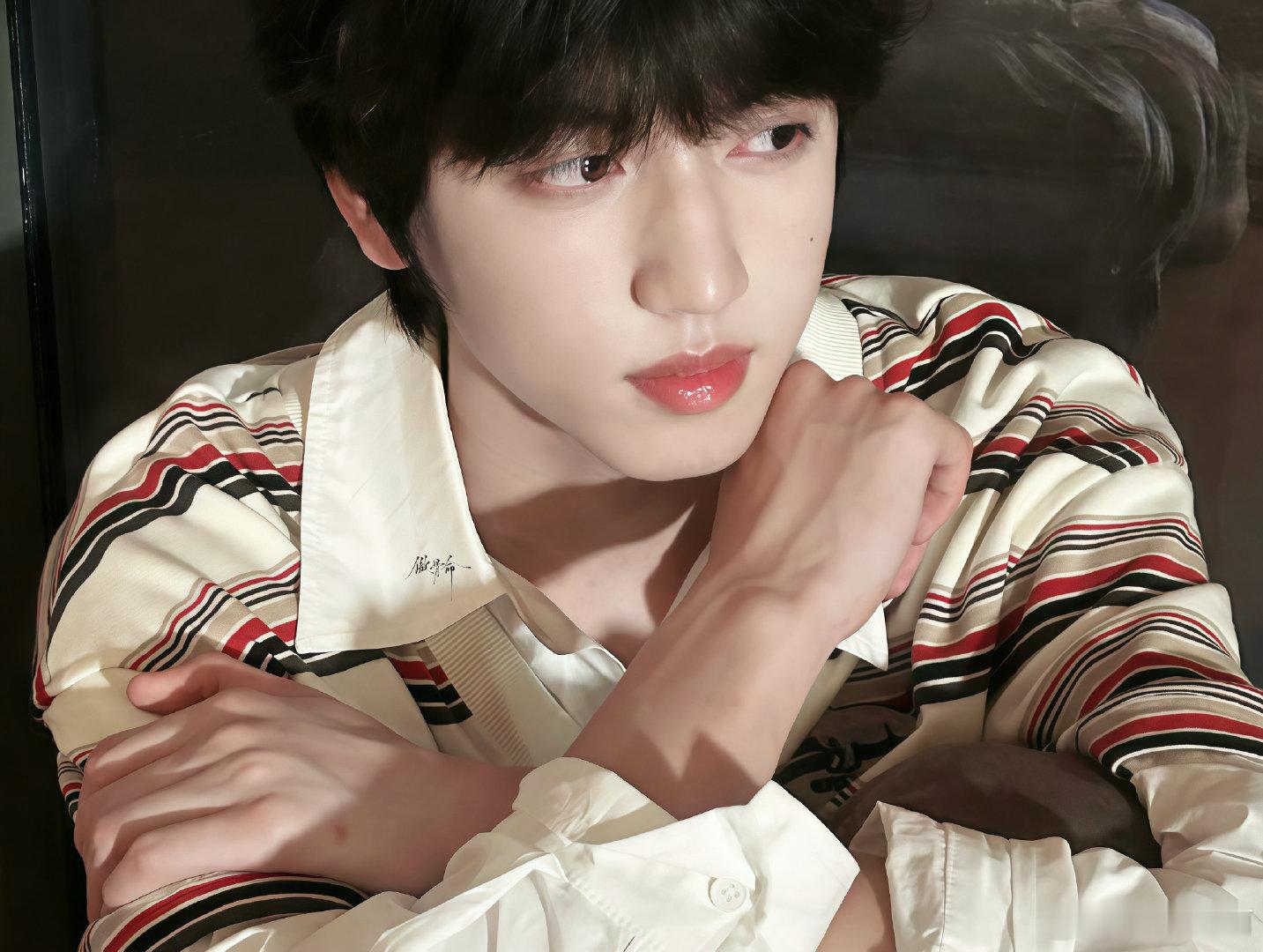 #张桂源[超话]#  💛#张桂源 行远自迩 踔历奋发# 💛#张桂源全能核心ace# 💛#张桂源 四代第一舞担# 

就这样互相沉默然后消失在彼此的世界里以你为名的天使主义

​