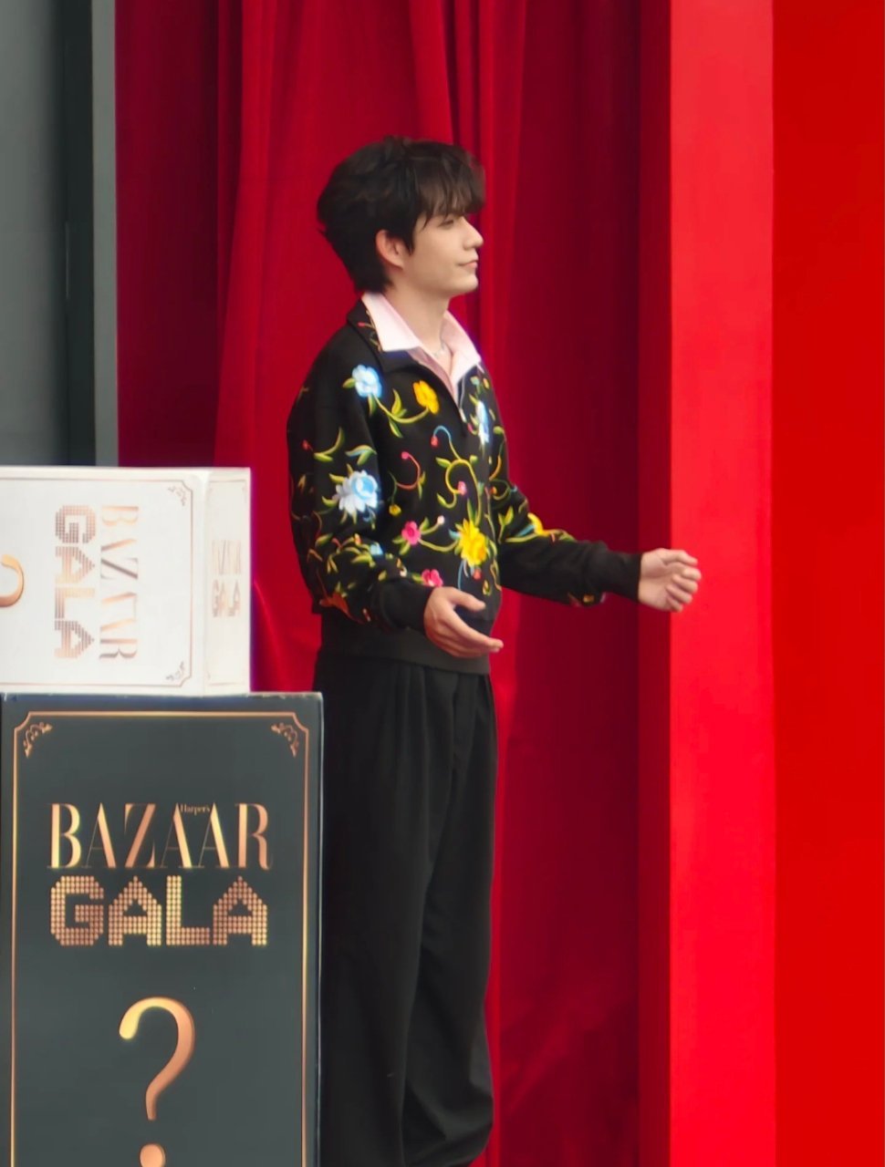 BAZAARGALA2026
超级玩家芭莎之夜明星🈶

#时尚芭莎红毯##芭莎之夜出图# ​