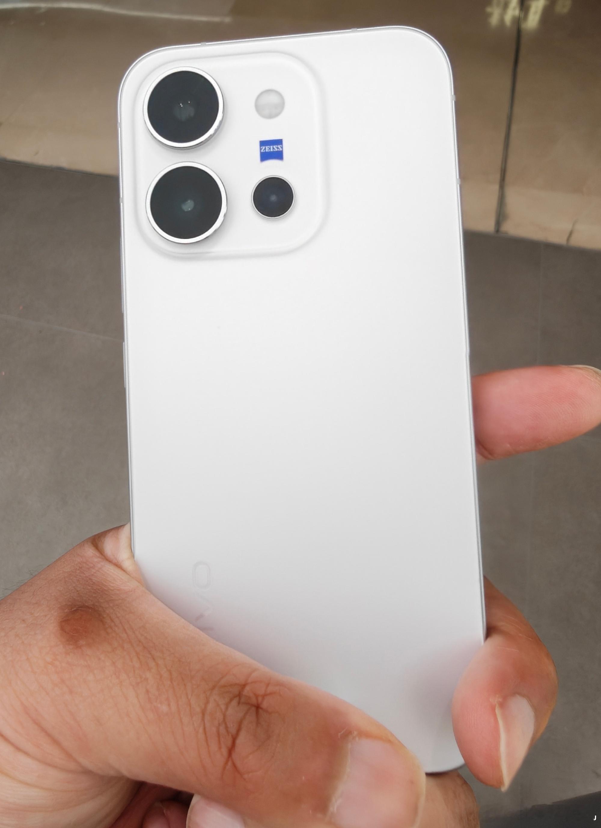 vivo X300E上手,说6个感受📱 6.59英寸1.5K OLE...