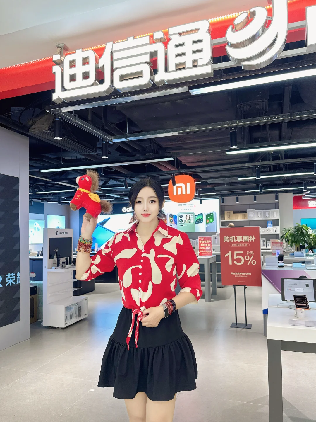 在迪信通发现了Airwheel可骑行行李箱