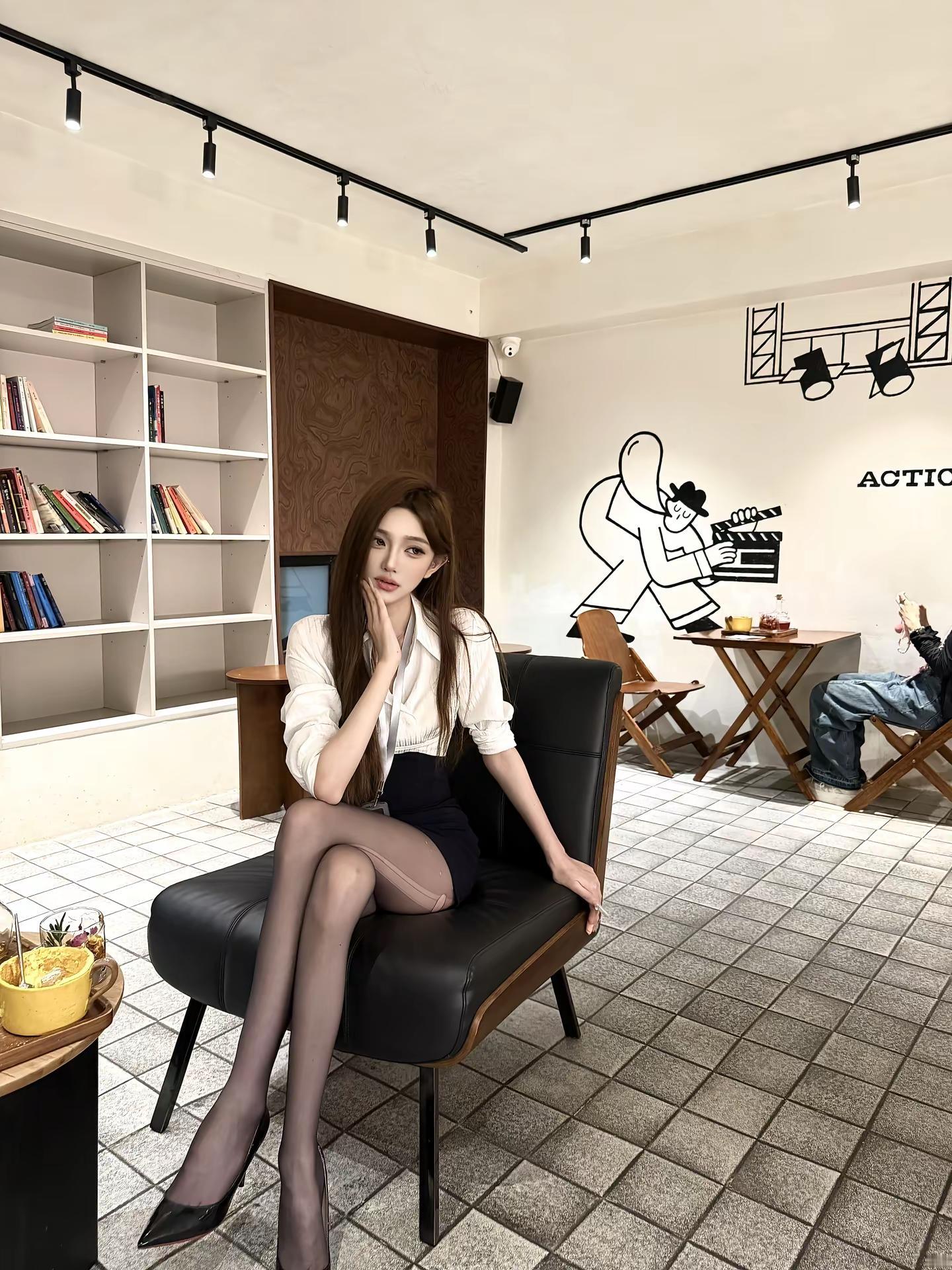 <p>学姐 <!--{img:0}--><!--{img:1}--><...