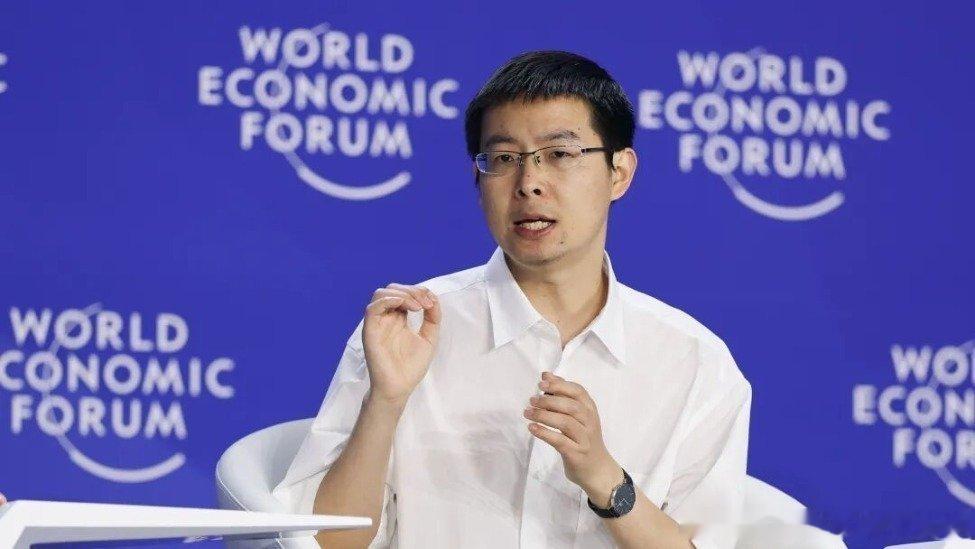 凤凰AI研究院 | 物理AI火了，有那么神吗？】

王兴兴表示，“随着GPT-6的发布，目前物理AI已经看到被击穿的苗头，很可能就在最近1到2年，或者2到3年。”...