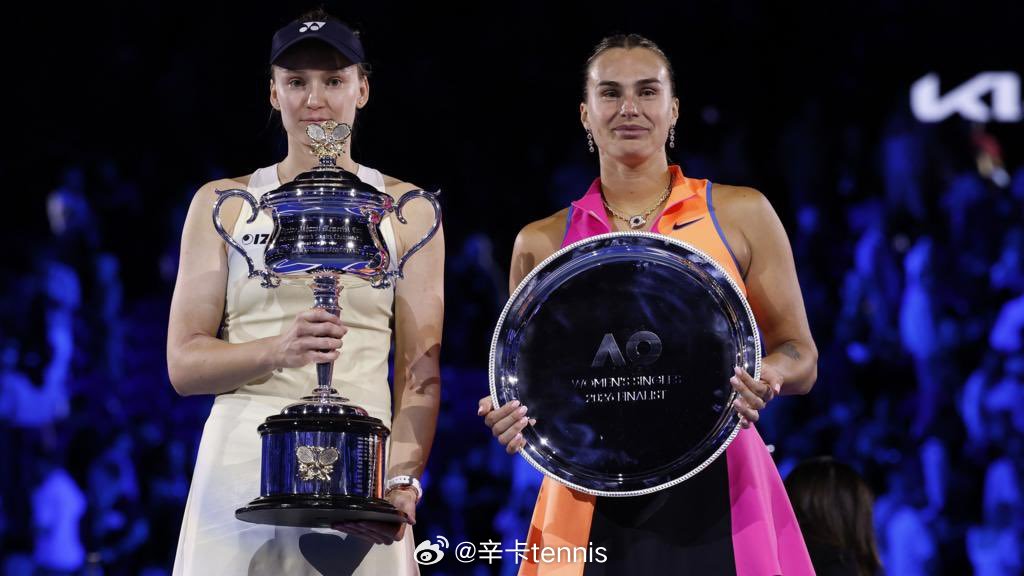 📊 公开赛年代以来，有三次同一赛季澳网与美网女单决赛阵容完全相同：

✅ 1973年：考特🇦🇺 vs 古拉贡🇦🇺
✅ 1994年：桑切斯🇪🇸 vs 格拉芙🇩🇪
🔥 2026年：萨巴伦卡🇧🇾 vs 莱巴金娜🇰🇿

#萨巴伦卡莱巴金娜美网争冠##萨巴伦卡连续4年进美网决赛##莱巴金娜首进美网决赛 ​