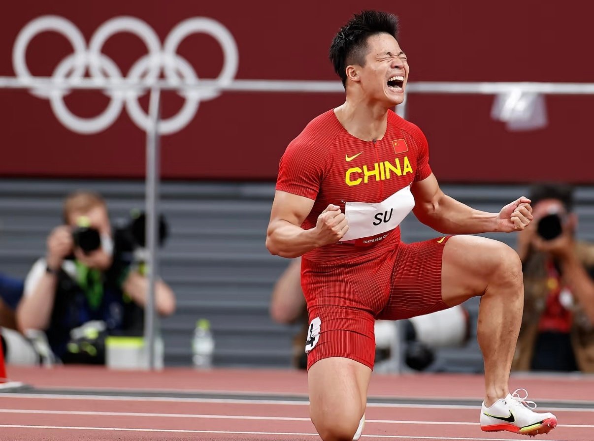 奥运冠军学历盘点，赛场强者，也是名校学霸。很多人以为运动员只埋头训练，这张奥运冠军学历榜单，直接打破这个刻板印象。#学霸[超话]#  ​