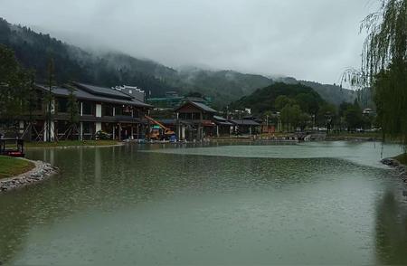 复合不是破镜重圆，是情绪上头的缓刑。 舍不得就回头？ 大概率只是把前任...