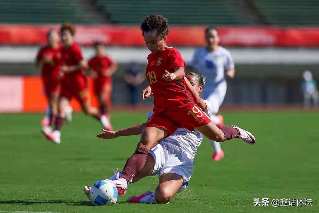中国女足…哎！作者加速成长计划
中国女足1：1乌兹别克斯坦
得有差不多30年了吧
第一次没赢下对手
曾经的那支铿锵玫瑰
早已经不复昔日荣光了
敢问路在何方？