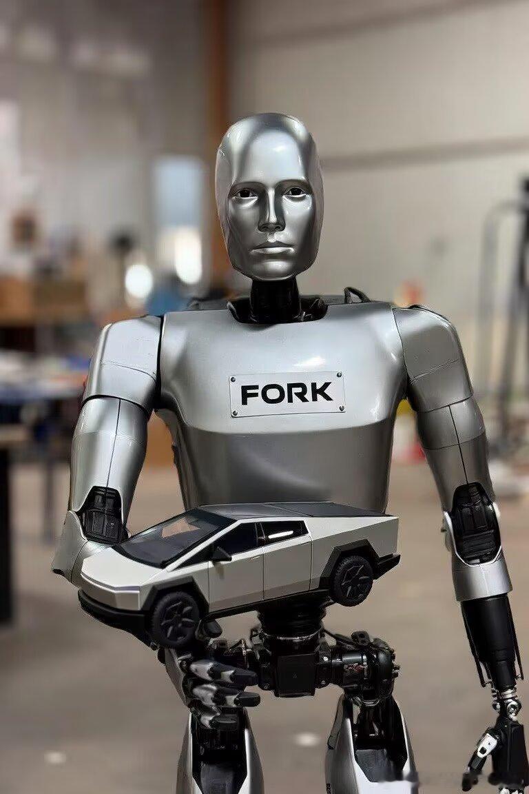 #岔路口FORK[超话]# FORK已具备了大爆发的必要因素

     $FORK 叉子社区的伙伴，当下只需做好一件事，配合机构，持续布道，不断打散筹码，增加地址，百倍千倍，随时展现！
    一起加油，FORK必出圈，一切美好，都在路上，千万不要被甩下车！#马斯克##区块链超话##区块链# ​