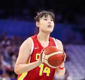 本场比赛，科内和李月汝完全不在一个级别！<br /><br />科内2...