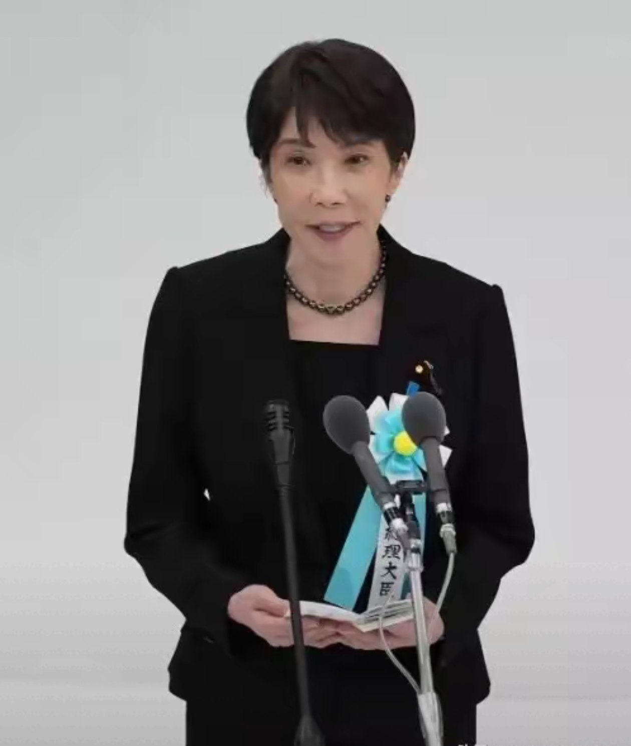 北京香山论坛开幕！中国不给日本发邀请，连驻华武官也不让来。
9月15日，第十三届北京香山论坛正式启幕。
本届论坛一共汇聚了近100个国家代表出席，在参会的代表中有60余位部级、军队总长级代表参会。

这么大的场面，唯独把日本官方晾在了门外，这记“闭门羹”吃得，真叫一个痛快！

第一，这可不是咱们忘了