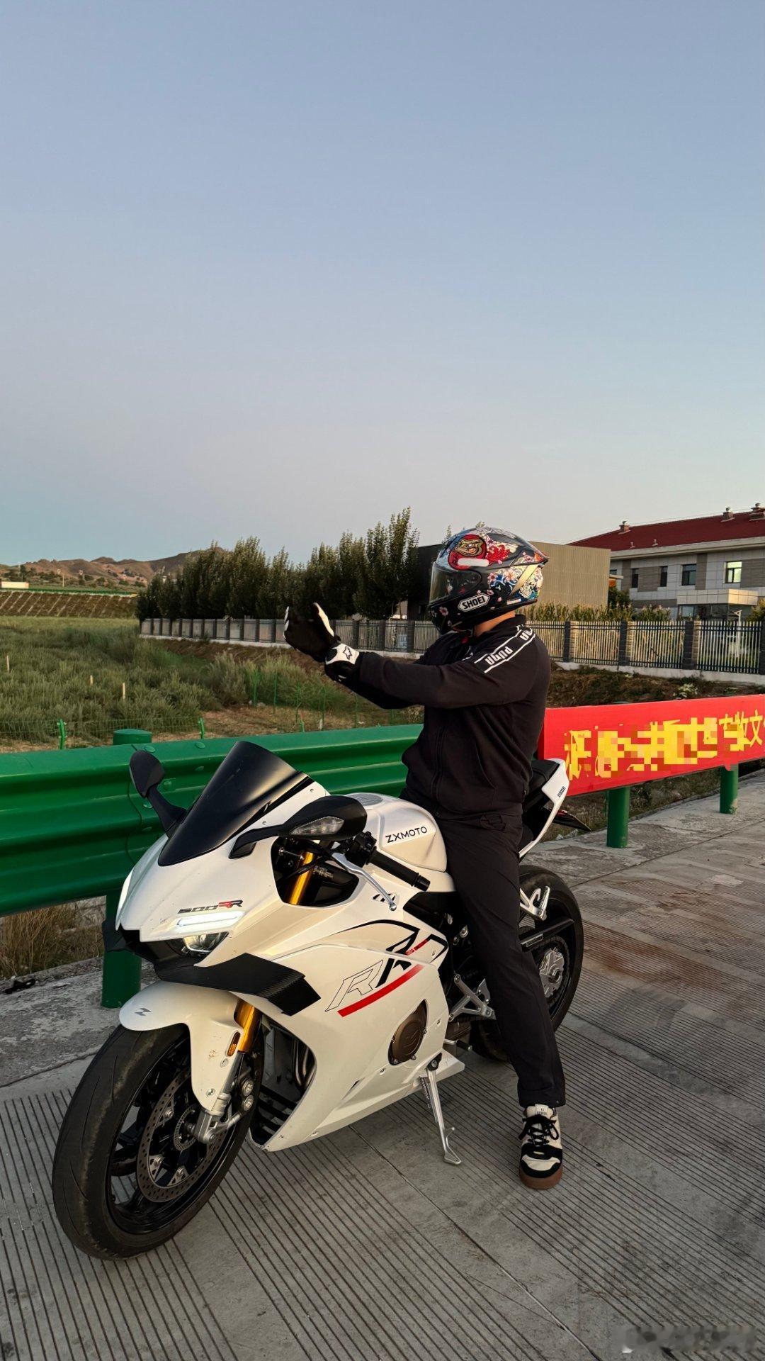 #摩旅[超话]##张雪机车# ​