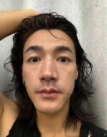 完全不把粉丝当外人呀哈哈，当朋友圈发了。此沙被审判这个事情只能说不是受...