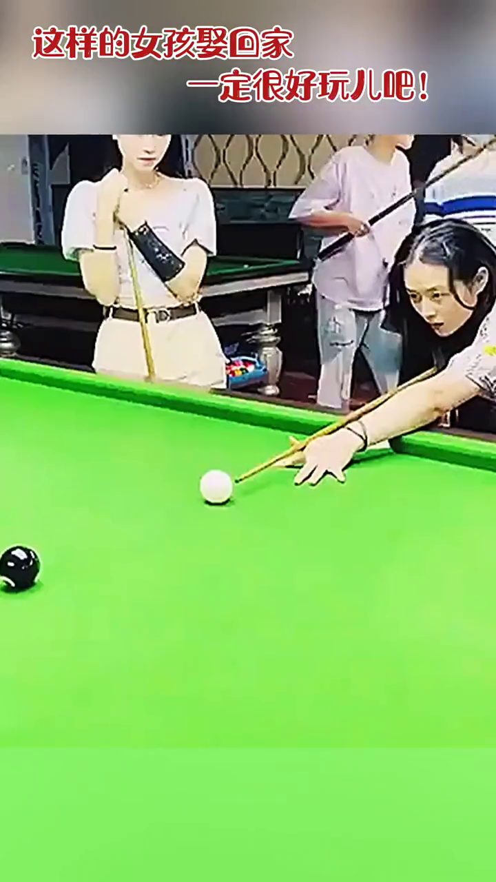 沙雕女孩搞笑行为，你一定很爱吧！😂