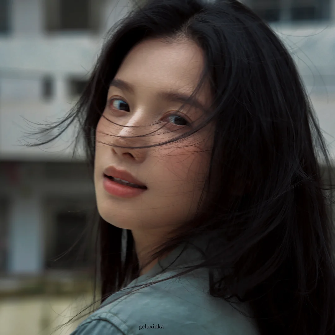 张婧仪。
