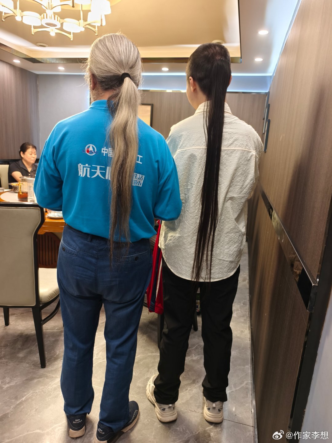 我与抚顺作家赵冲大爷。 ​