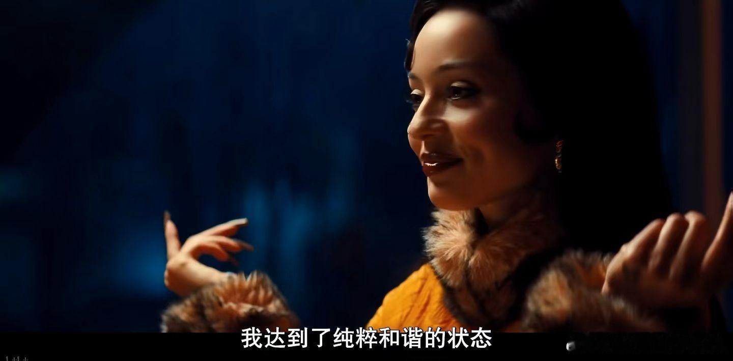 最近觉得judge别人选择的生活是很傲慢的事
（不管是朋友，家人，还是爱人）
人性都是利己的，人不会做让自己痛苦或不利的选择
和丑男人结婚、当梦女、拒绝上班、三年生两个、沉迷于露水情缘又或者是硬着头皮做枯燥的工作……这些看起来无法理解的事情，但当事人一定是有所收获并获得满足的…
甚至如果 ​