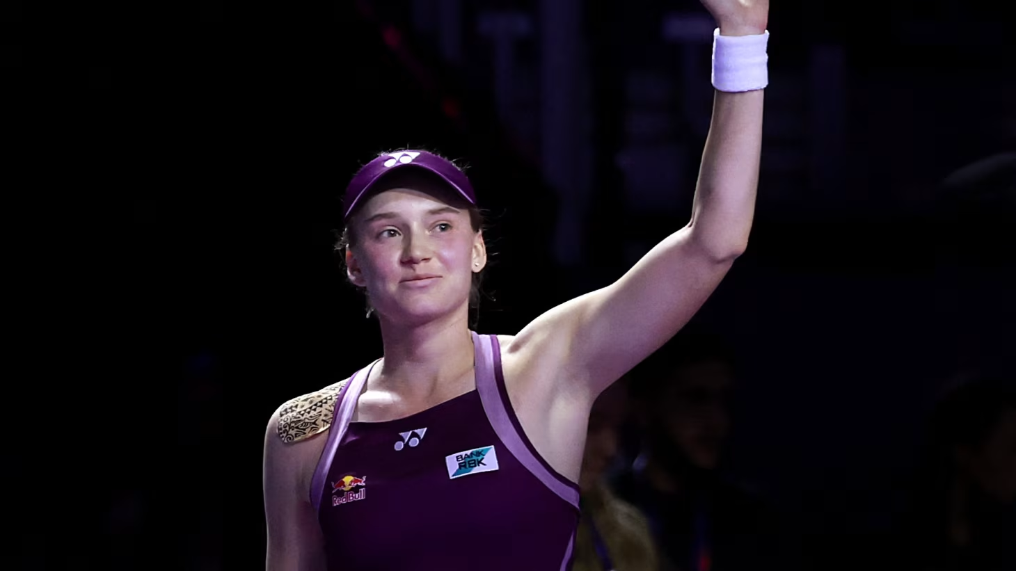 2025 年 WTA 总决赛中，世界排名第 6 的哈萨克斯坦网球选手叶...