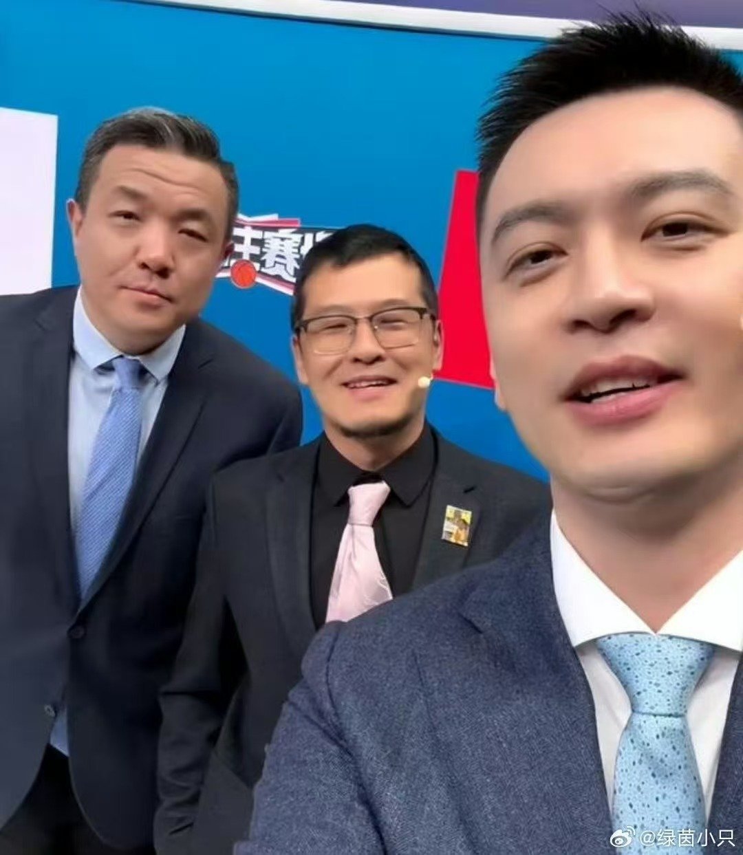 #杨鸣支持升降级制度##全场次看CBA只在咪咕##咪的看球搭子#杨鸣发声支持升降级制度！升降级元年每一场都关键，北控上海球迷观赛立场不同，咪咕主队专属直播间，分开看球畅快助威。 ​