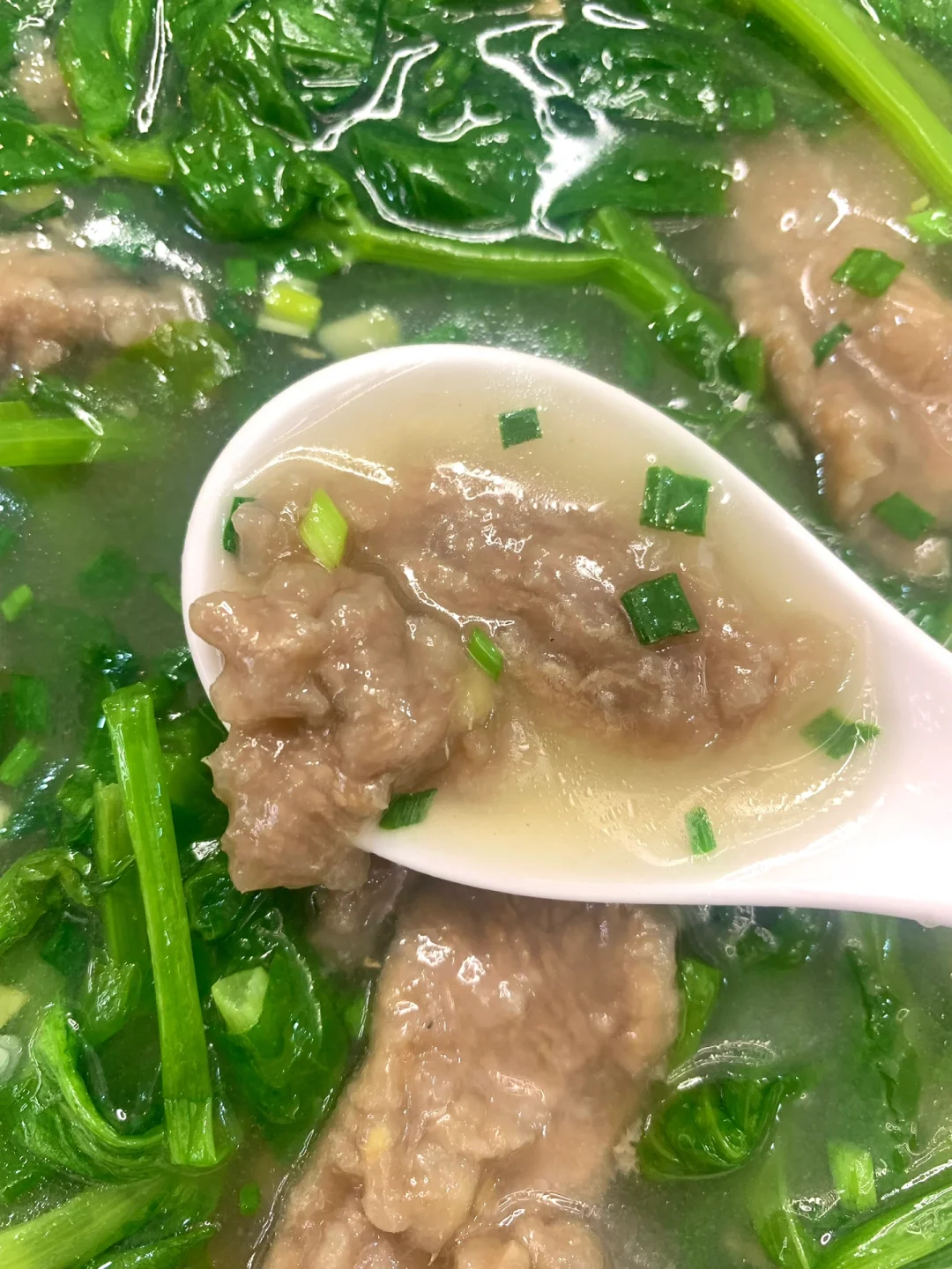 碗豆尖滑肉汤这么做真的绝！鲜掉眉毛啦！！