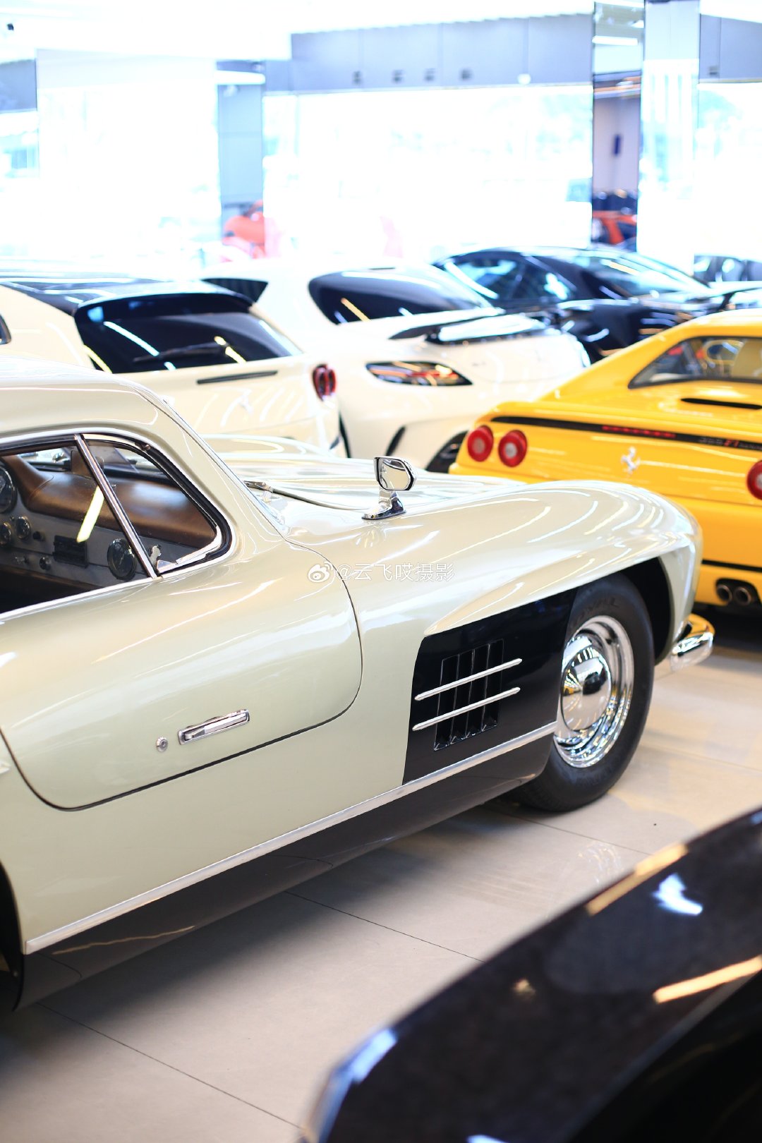 奔驰300SL ​