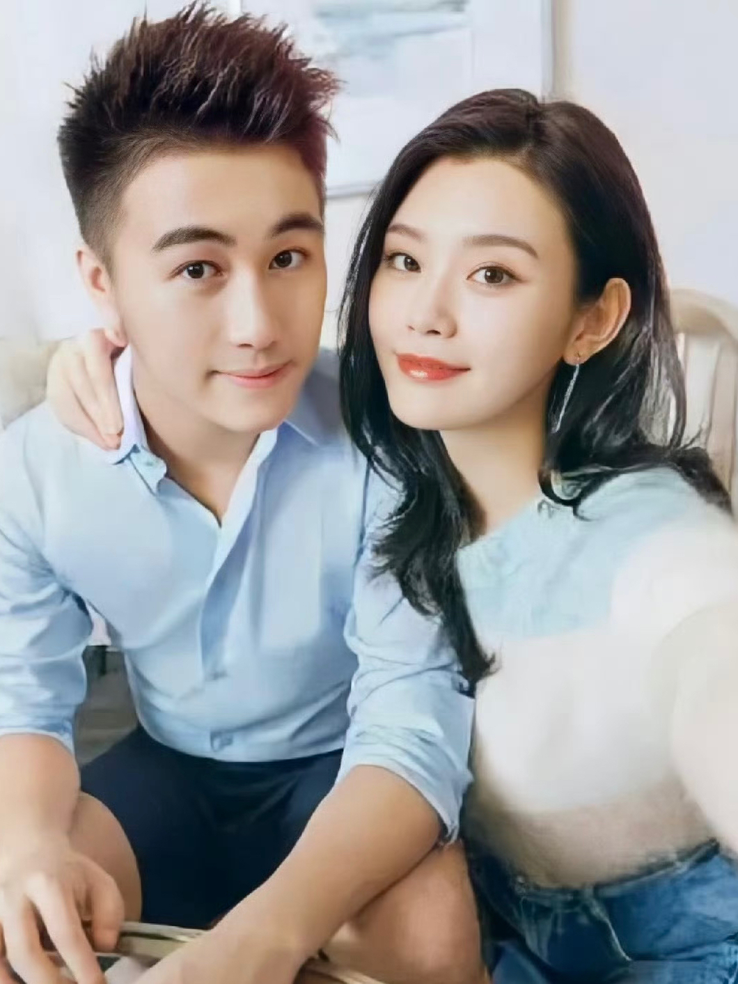 有件事不得不承认
奚梦瑶真的很会生孩子
奚梦瑶生了两次孩子，分别生了一儿一女。

奚梦瑶第一胎先生了儿子，是赌王家族第五代长孙，赌王当即就给孙子设立10亿信托基金，还把自己名字中的燊字传给他。

奚梦瑶第二胎再生了女儿，凑成了儿女双全的好字，女儿的到来，软软糯糯，更是成为何猷君的心头好，有了防风的小