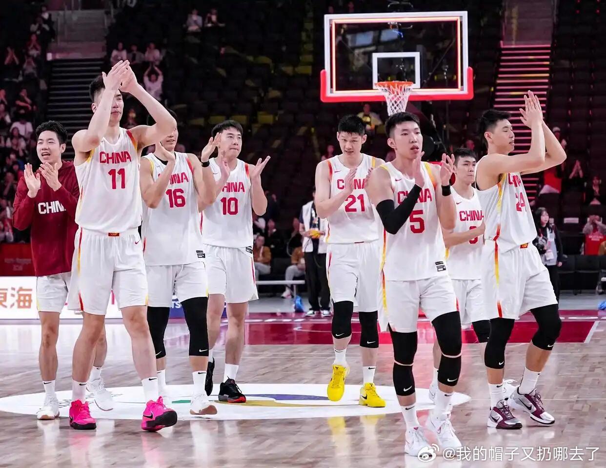 #今天没有不为中国男篮加油的义务#
九一八，男篮半决赛正式打响，面对日本男篮，没有不为中国男篮加油的理由。相信队员们会拿出全部实力，每一球都拼尽全力#觉得压力大的可以看中国男篮##中国男篮918晚对阵日本男篮##亚运会[超话]# ​