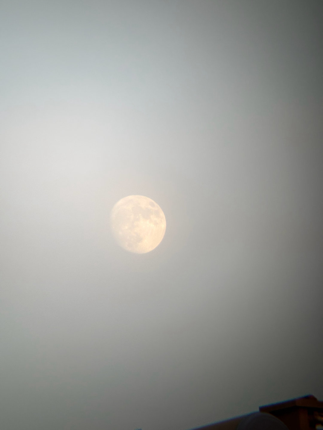 马上满月🌕
iPhone拍不了一点（ ​