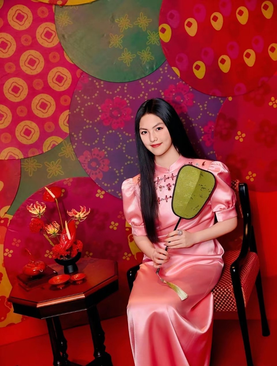 李湘女儿王诗龄，穿旗袍像画里走出来的大家闺秀​​​​