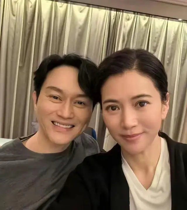 妻子的浪漫旅行2四对两对离婚，章子怡汪峰张嘉倪买超散，仅智霖咏仪稳 ​