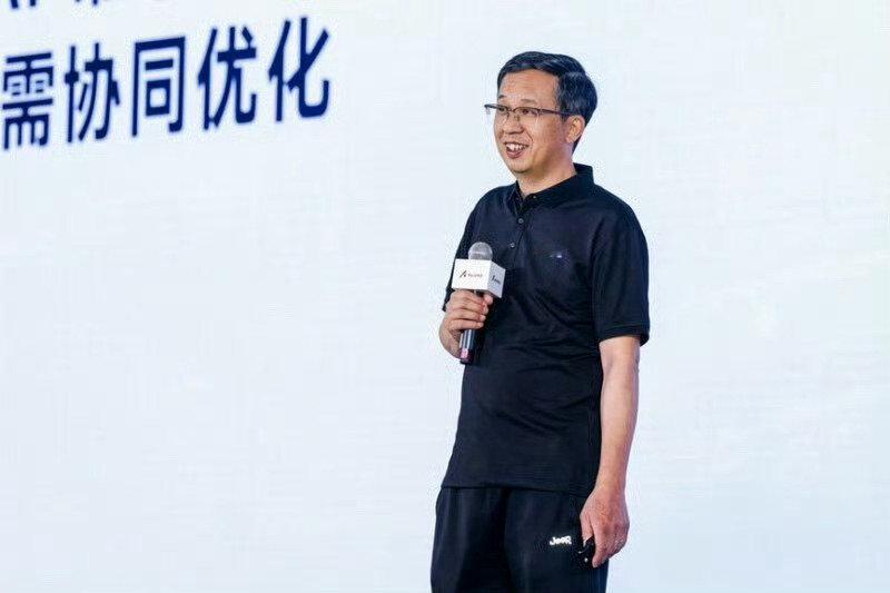 #华为突破冯诺依曼单机架构# 看不太懂，但是牛逼就完事了[doge] ​