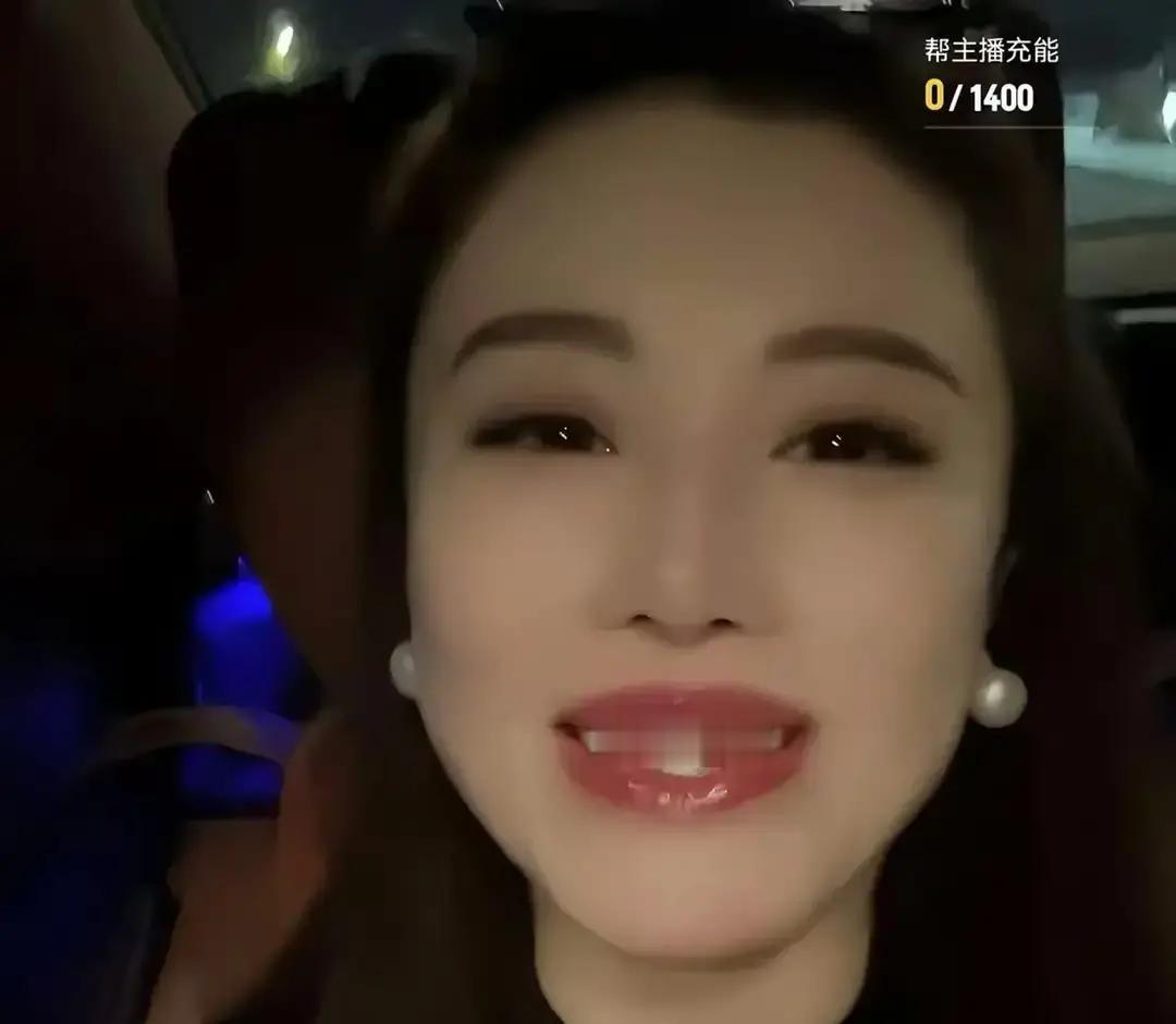 刘翔跟吴莎结婚十年肚子却一点动静没有，网上的猜测开始收不住了

既然两口子财务自由也不缺时间，吃瓜群众自然就把怀疑的目光瞄向了私密的身体状况

刘翔一家向来低调不爱回应，吴莎也是个不争不抢的性子，外界根本挖不出料

偏偏就有不死心的人，跑去前妻葛天的社交平台底下探口风，问她是不是后悔当初没给刘翔留个