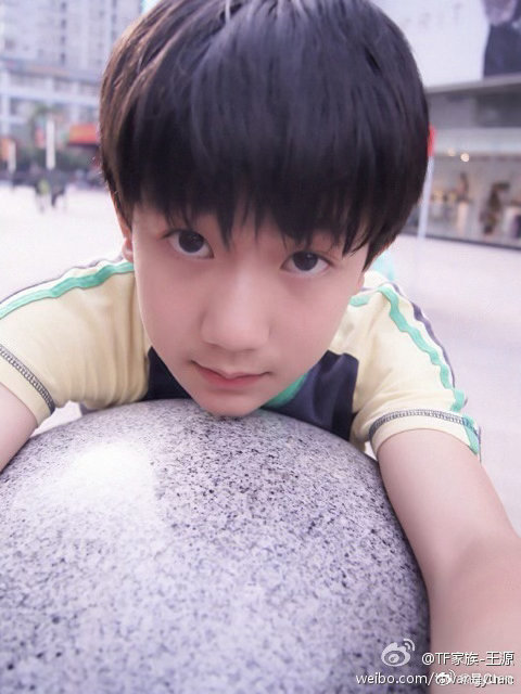 #王源[超话]##王源宇宙超级无敌大大狂欢巡演##共绘王源的狂欢轨迹# 呆萌宝宝 ​