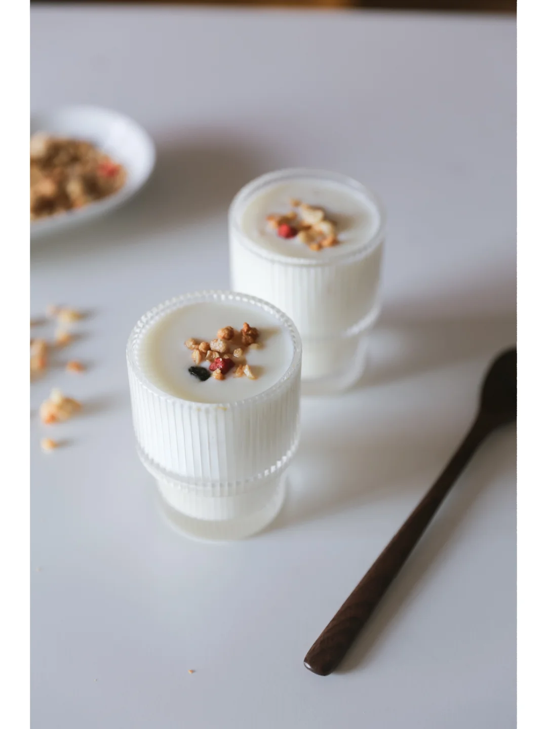 健康下午茶-酸奶燕麦杯