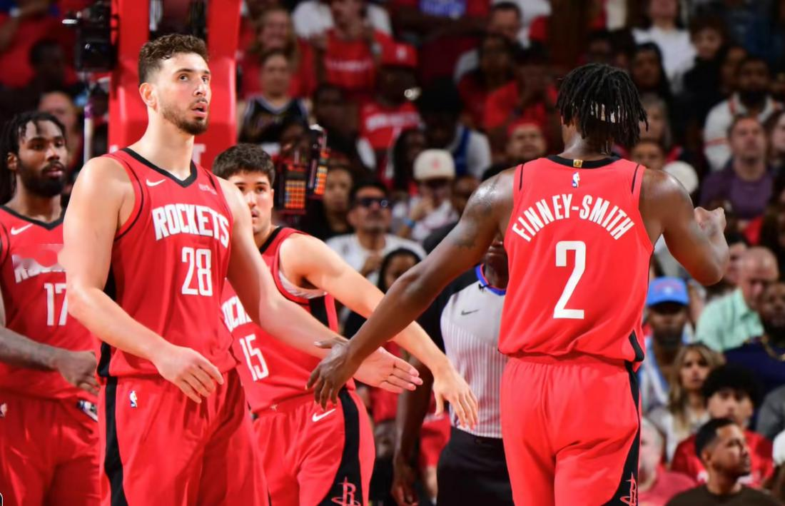 北京时间4月27日，NBA季后赛西部首轮G4，火箭主场以115-96大...