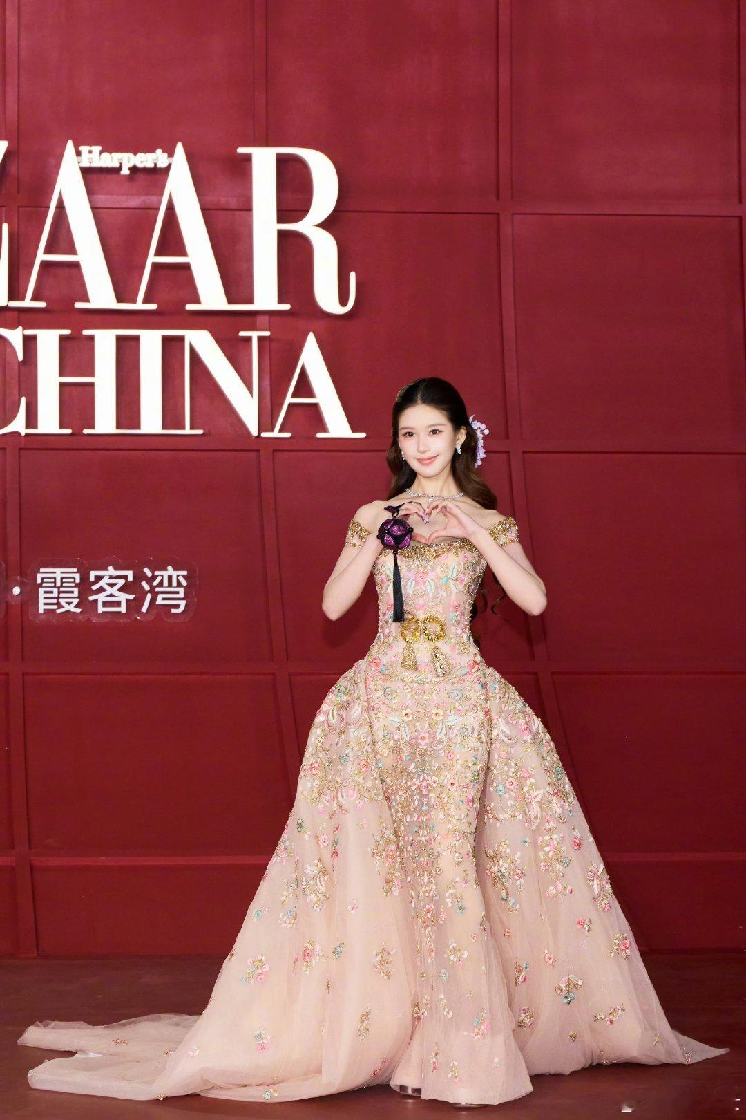 性感妩媚女明星——赵露思、何瑞贤 ​