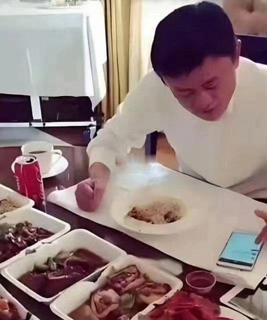 雷军和马云的午餐，你悟出了什么？ ​