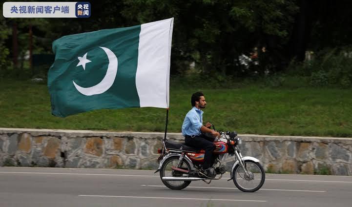 巴基斯坦民眾街頭狂歡慶賀獨立日-圖2