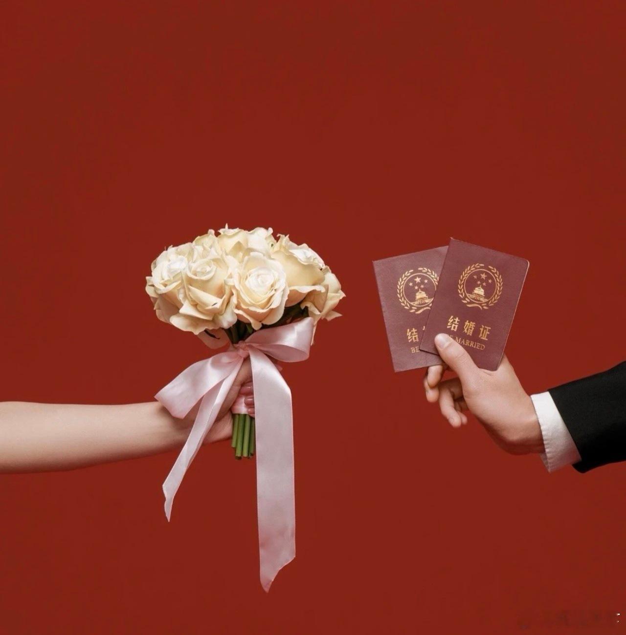 【#28至32岁结婚婚姻质量更高#】#婚姻质量越高健康状况越好# 美国犹他大学学者指出，结婚年龄与离婚风险呈U型关系。28~32岁位于曲线底部，婚姻质量较高，离婚率更低。这个年龄段结婚的人通常受教育程度更高，工作、财务稳定，更清楚自己想要什么样的婚姻，能自主挑选结婚对象。

此外，找到合适的人步 ​