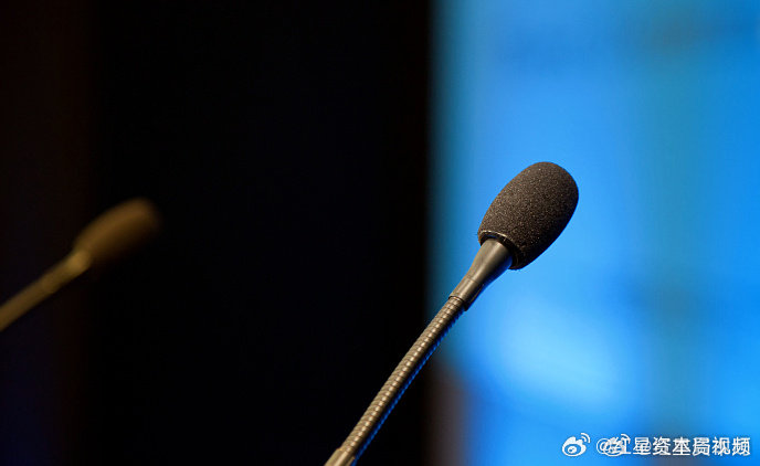 【#美光科技Q4营收利润双超预期#】美东时间周三盘后，美光科技公布2026财年第四财季及2026财年全年财报。美光受益于AI数据中心的旺盛需求和存储涨价，第四财季营收、毛利率均高于市场预期，下一财季营收指引也高于分析师预期。财报公布后，美光股价盘后一度涨约2%，随后转跌，整体小幅震荡。隔夜美光微 ​