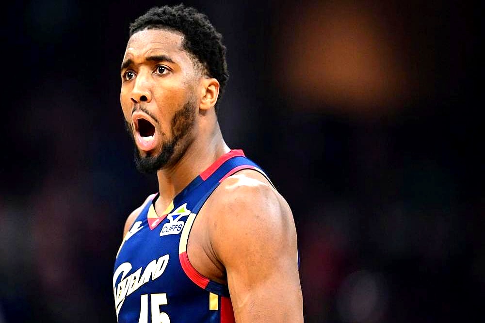 0-2落后，这球还怎么打？    猛龙队回到主场，直接给出了答案。新秀...