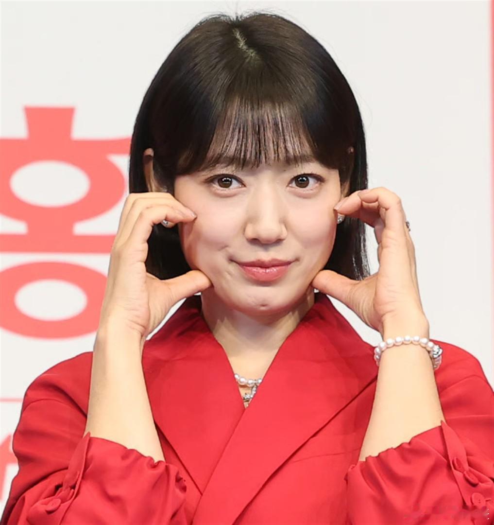 恭喜！36岁朴信惠再添千金，结婚四年儿女双全，幸福美满令人羡慕 ​
