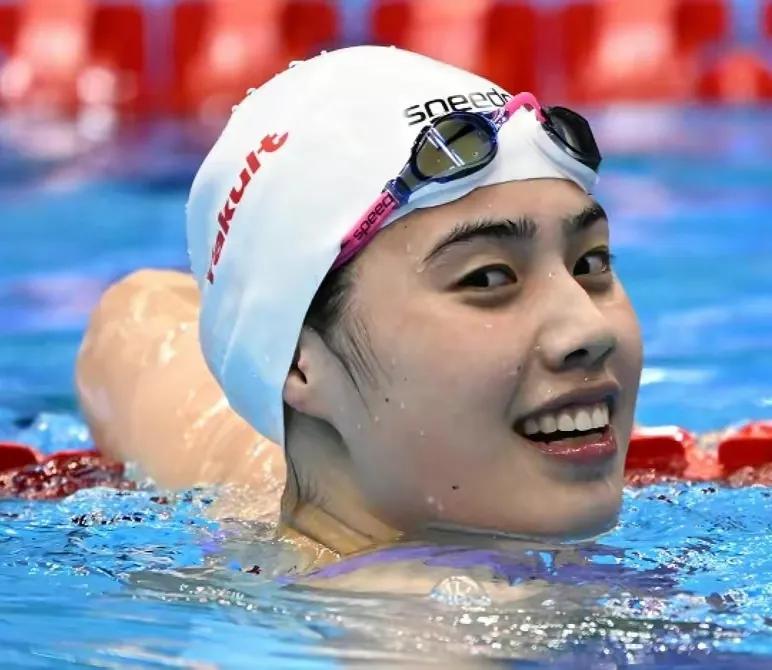 福冈游泳世锦赛快讯刚刚结束的女子50米蝶泳比赛中中国选手张雨霏以25