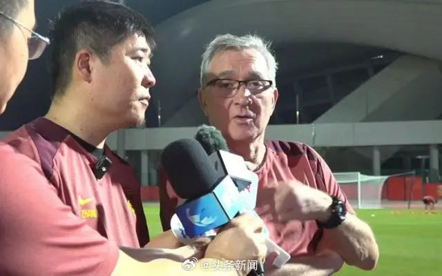 【 在和巴林队的比赛中，李磊上半场受伤被换下，而张玉宁在打进一球后也受...